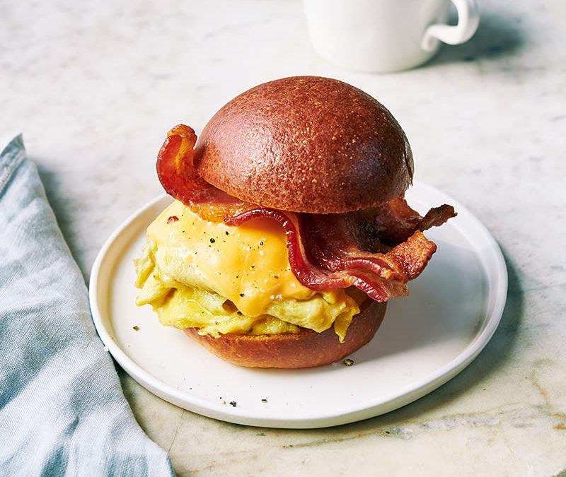 Egg and bacon breakfast slider