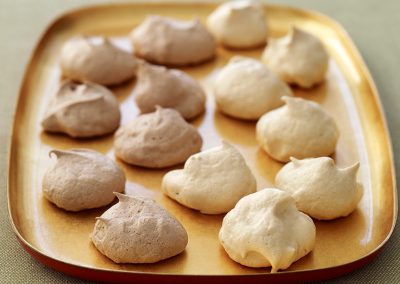 Chocolate and vanilla meringue cookies