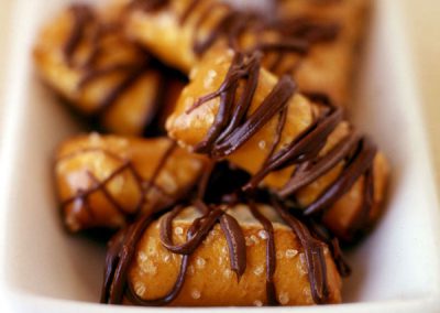 Chocolate-splattered pretzels