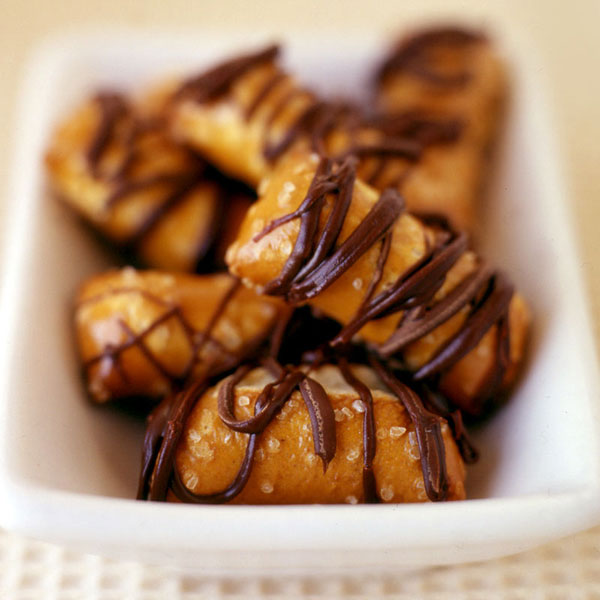 Chocolate-splattered pretzels